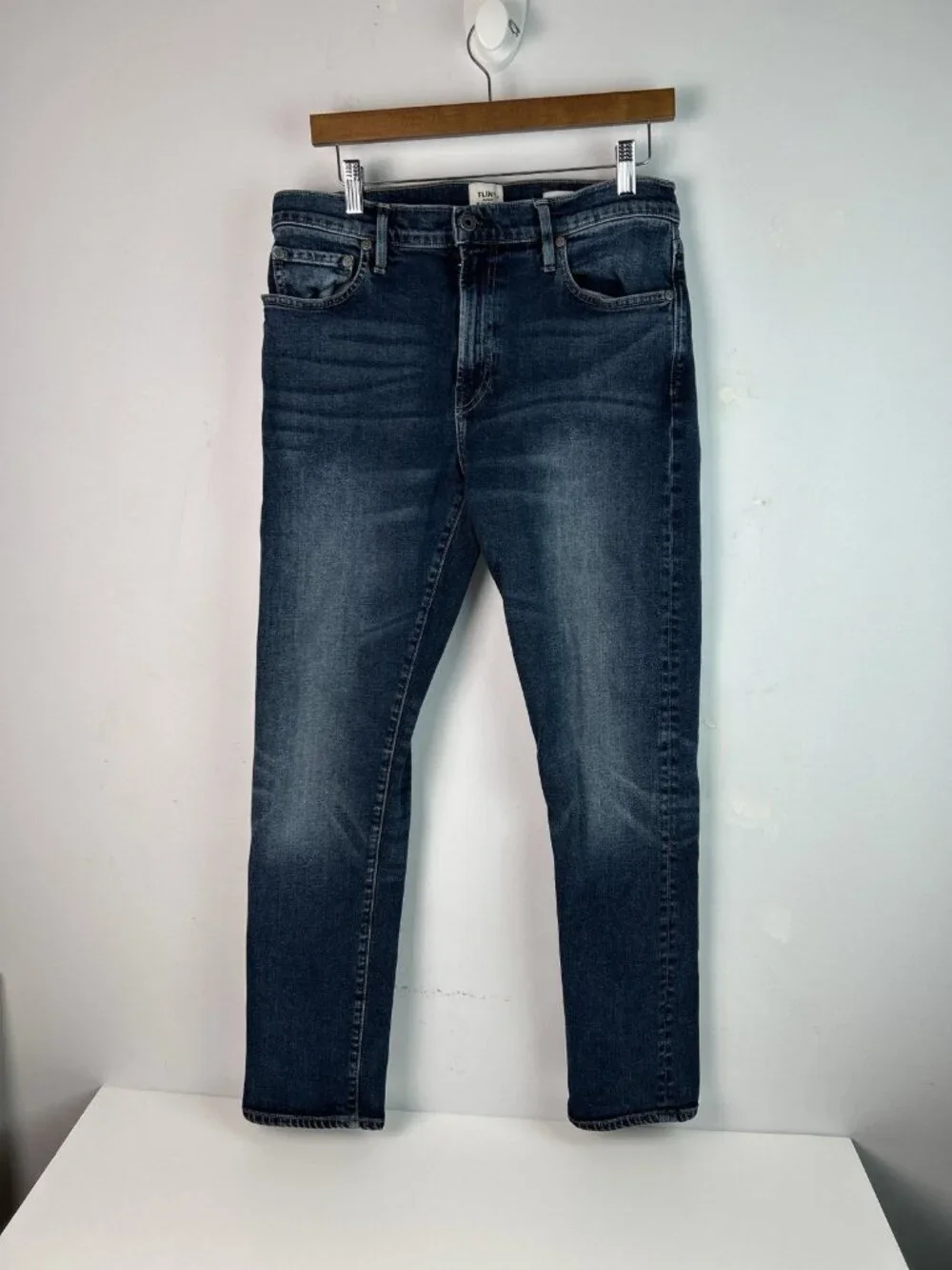 Flint And Tinder Men's 33x30 Slim Fit Blue Straight Leg Medium Wash Denim Jeans